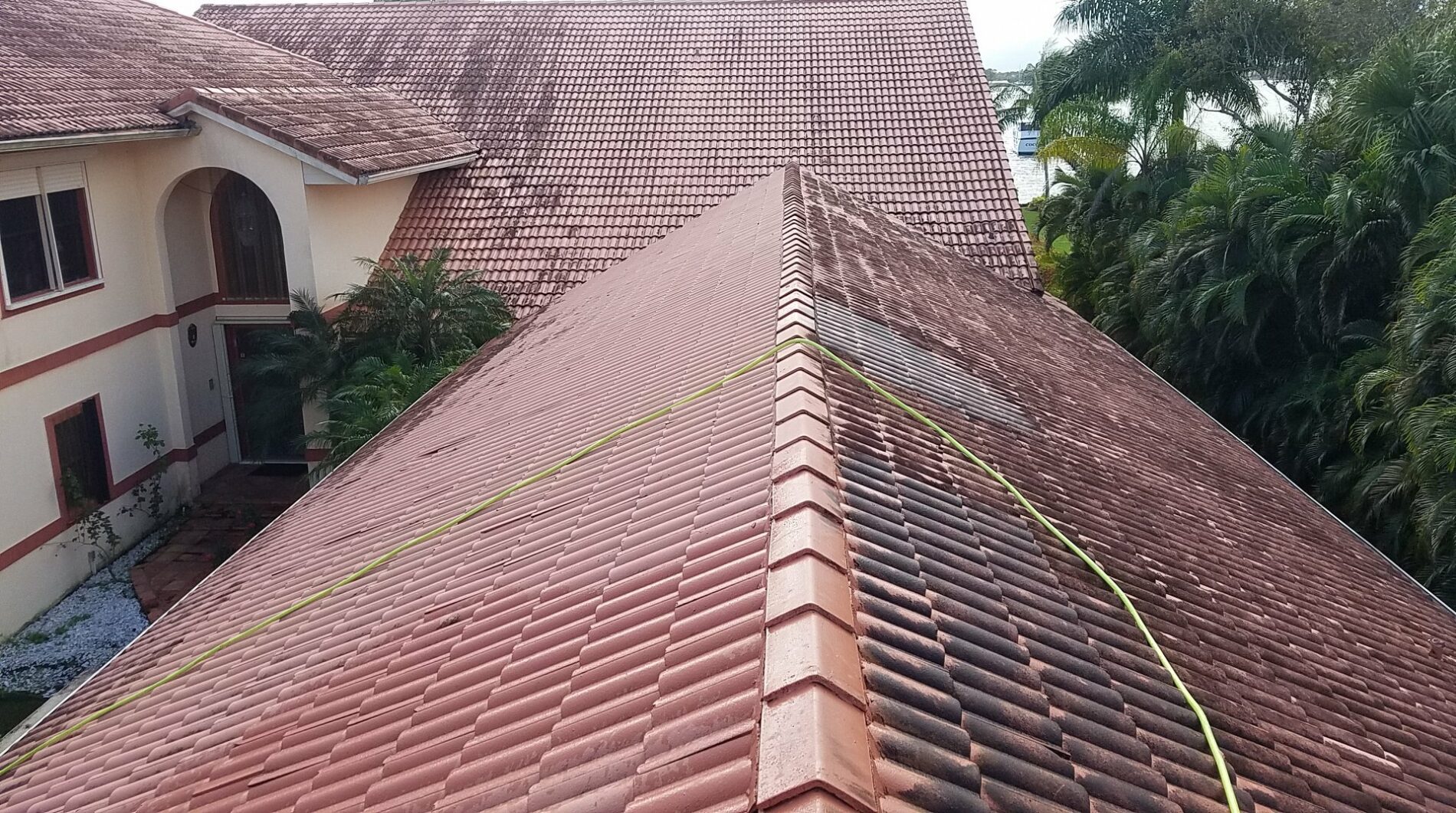 Melbourne roof cleaning near me